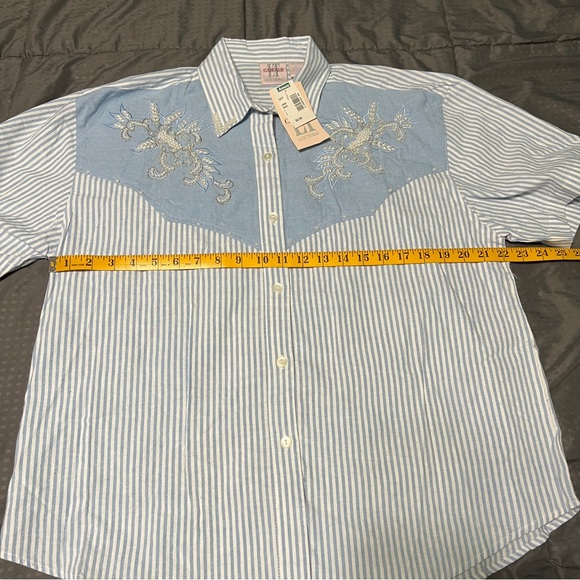 LT Casuals by Liz Thomas white blue striped button down shirt beaded nwt large - Picture 7 of 7